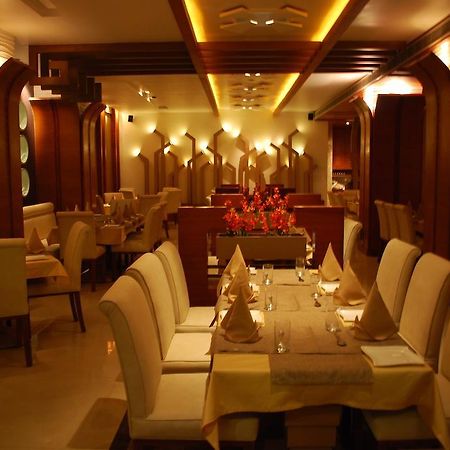 Hotel Millennium Guwahati Zewnętrze zdjęcie