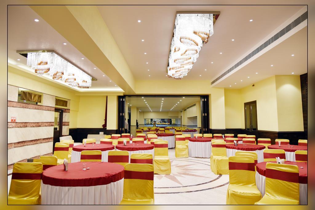 Hotel Millennium Guwahati Zewnętrze zdjęcie