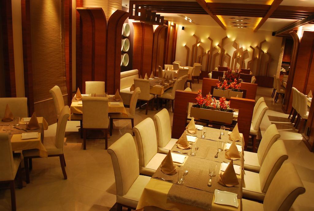 Hotel Millennium Guwahati Zewnętrze zdjęcie