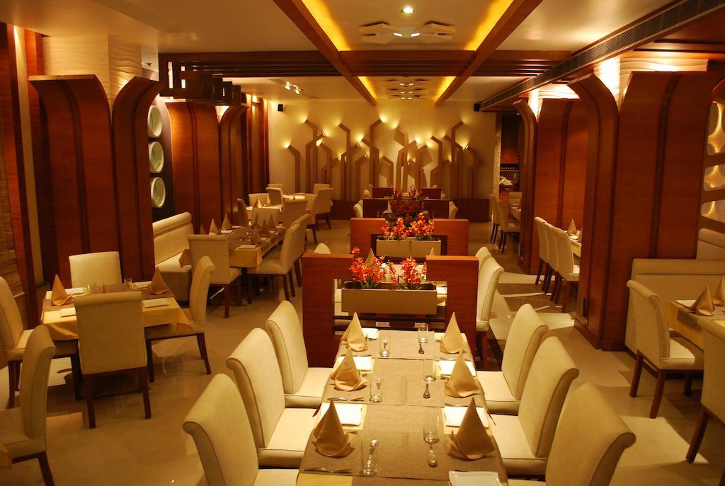 Hotel Millennium Guwahati Zewnętrze zdjęcie