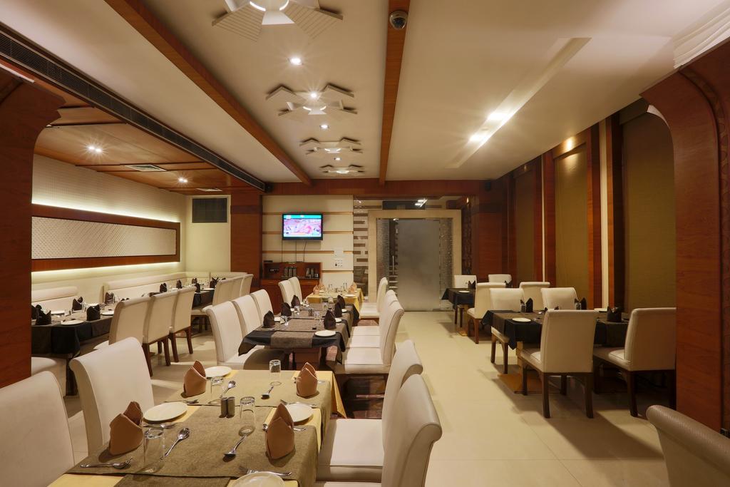 Hotel Millennium Guwahati Zewnętrze zdjęcie