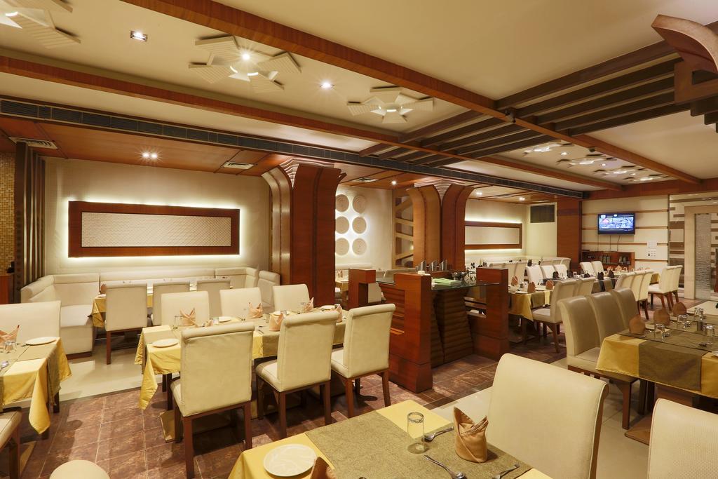 Hotel Millennium Guwahati Zewnętrze zdjęcie